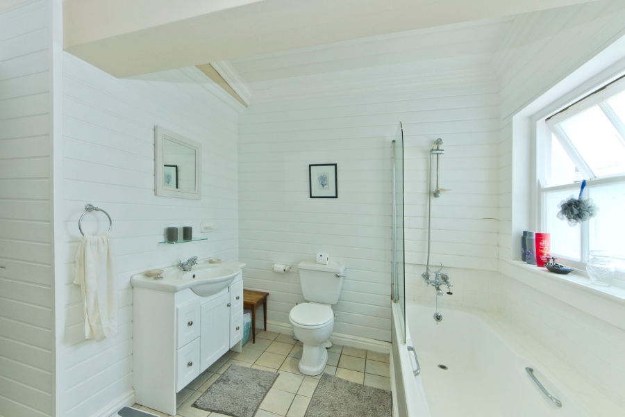 9 Bedroom Property for Sale in Leisure Isle Western Cape